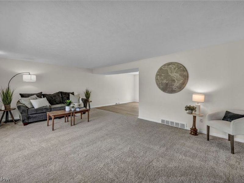 24720 Dundee Drive , Richmond Heights, OH 44143 Photo 9