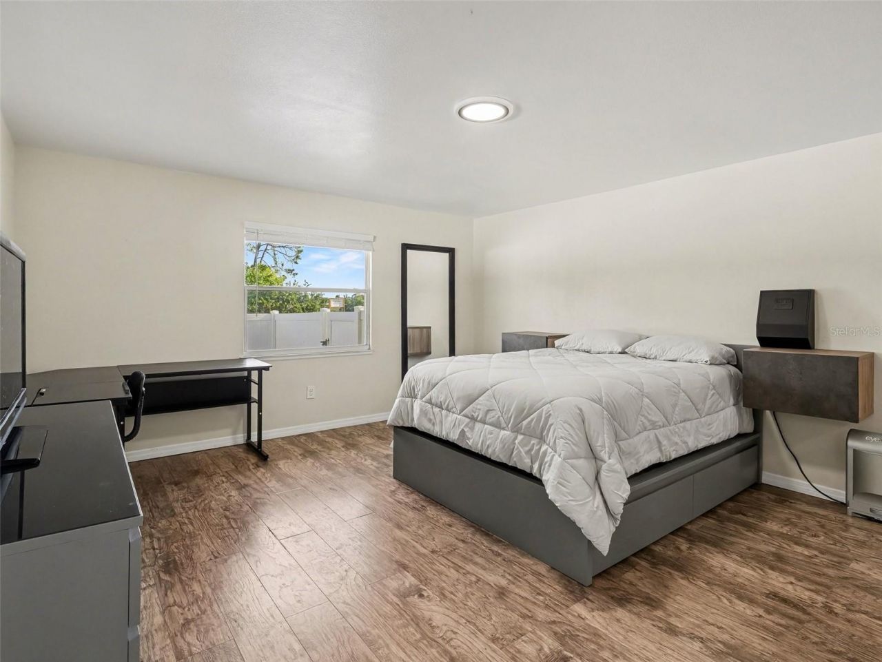 704 S Lockwood Ridge Road, Sarasota, FL 34237 Photo