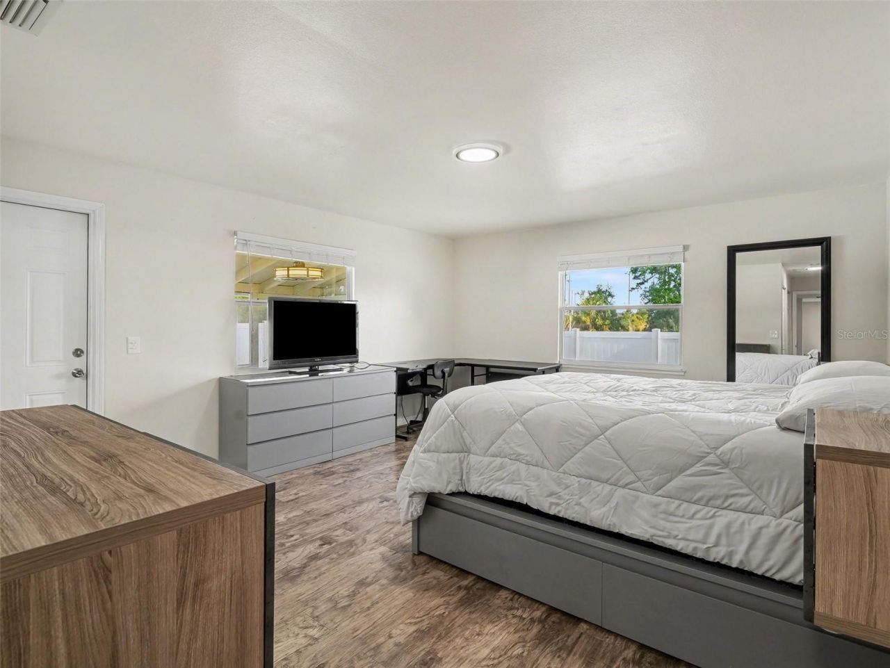 704 S Lockwood Ridge Road, Sarasota, FL 34237 Photo