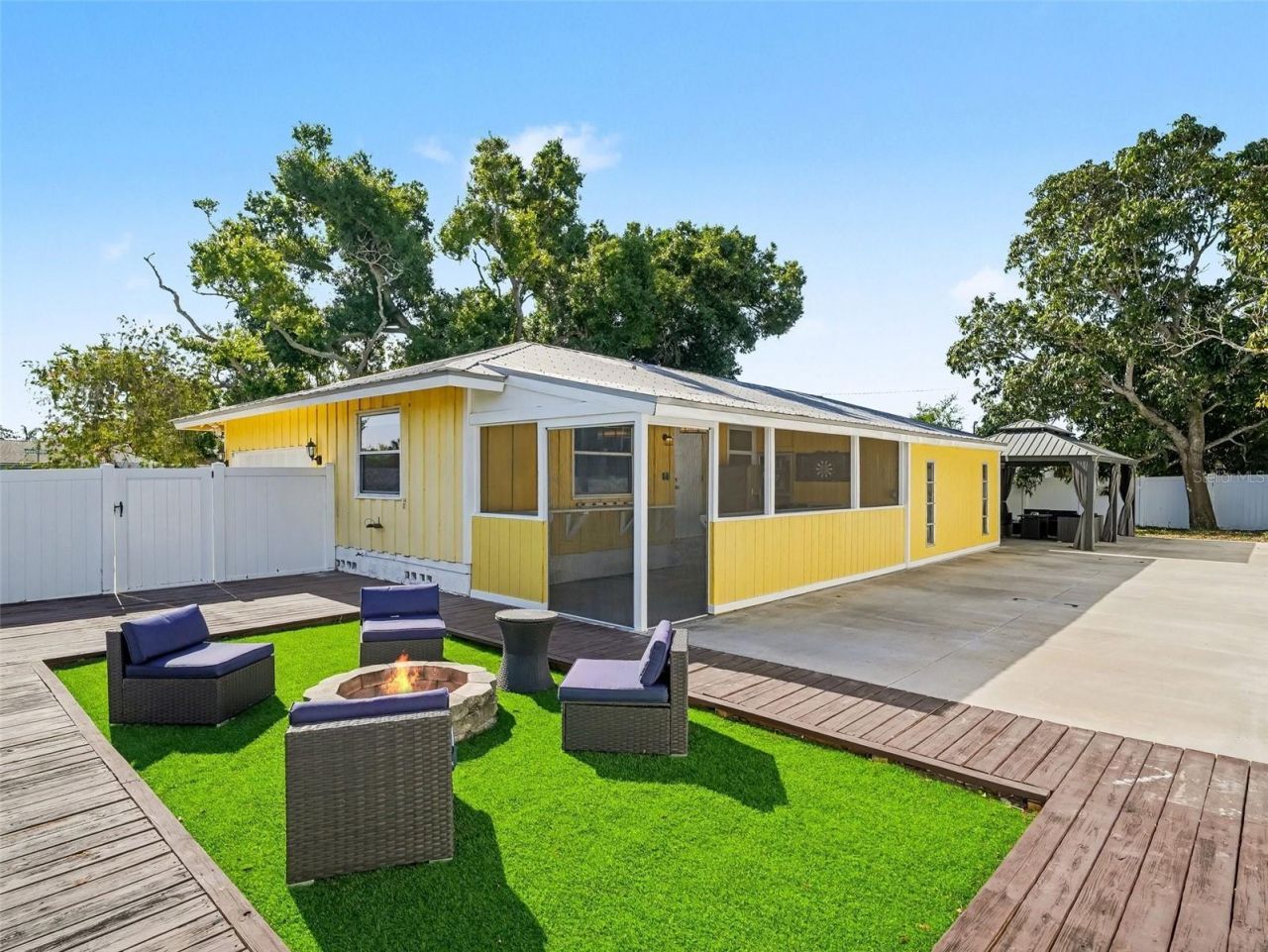 704 S Lockwood Ridge Road, Sarasota, FL 34237 Photo