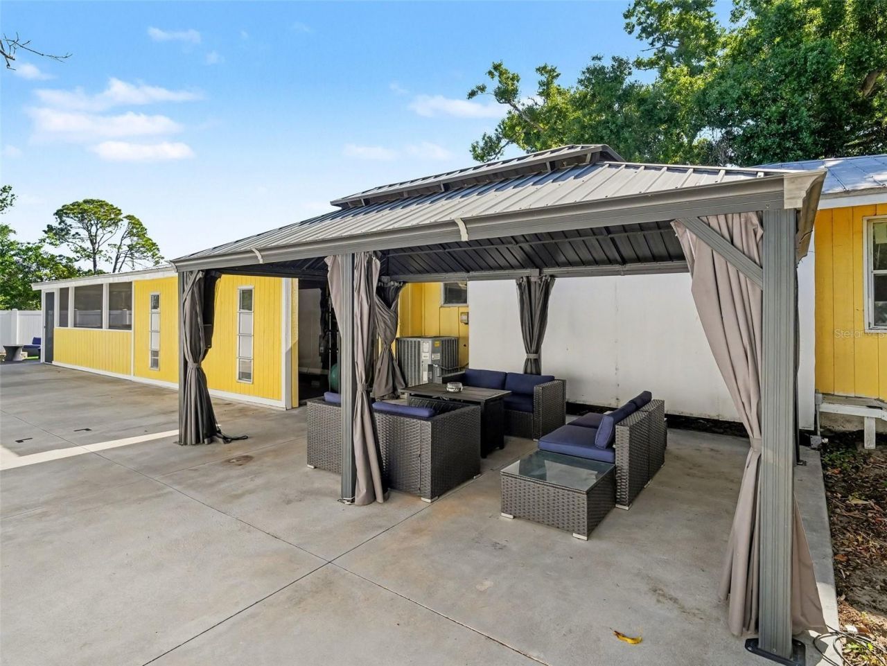 704 S Lockwood Ridge Road, Sarasota, FL 34237 Photo