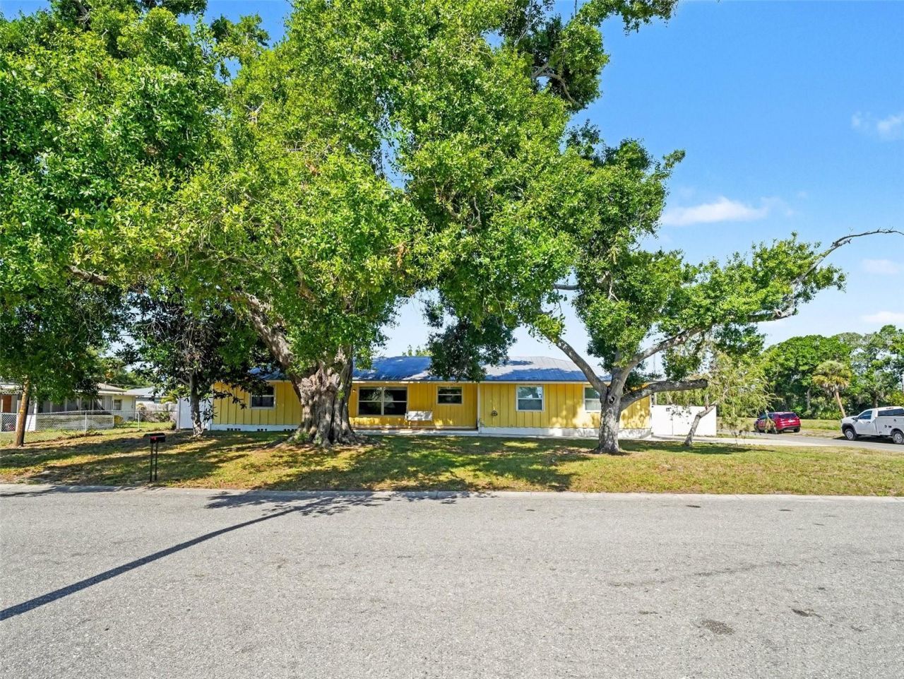 704 S Lockwood Ridge Road, Sarasota, FL 34237 Photo