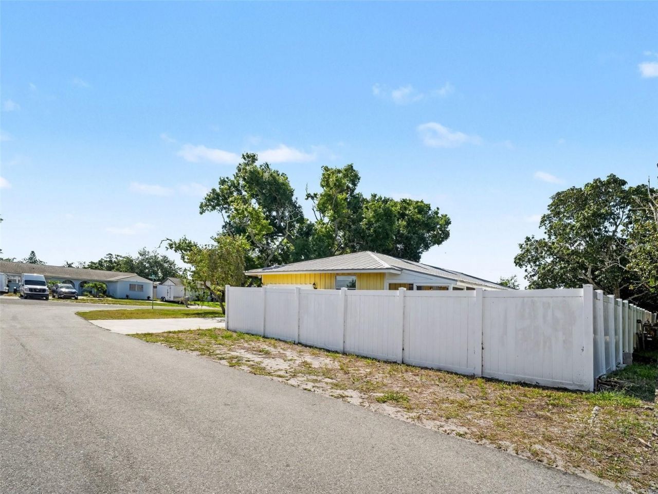 704 S Lockwood Ridge Road, Sarasota, FL 34237 Photo