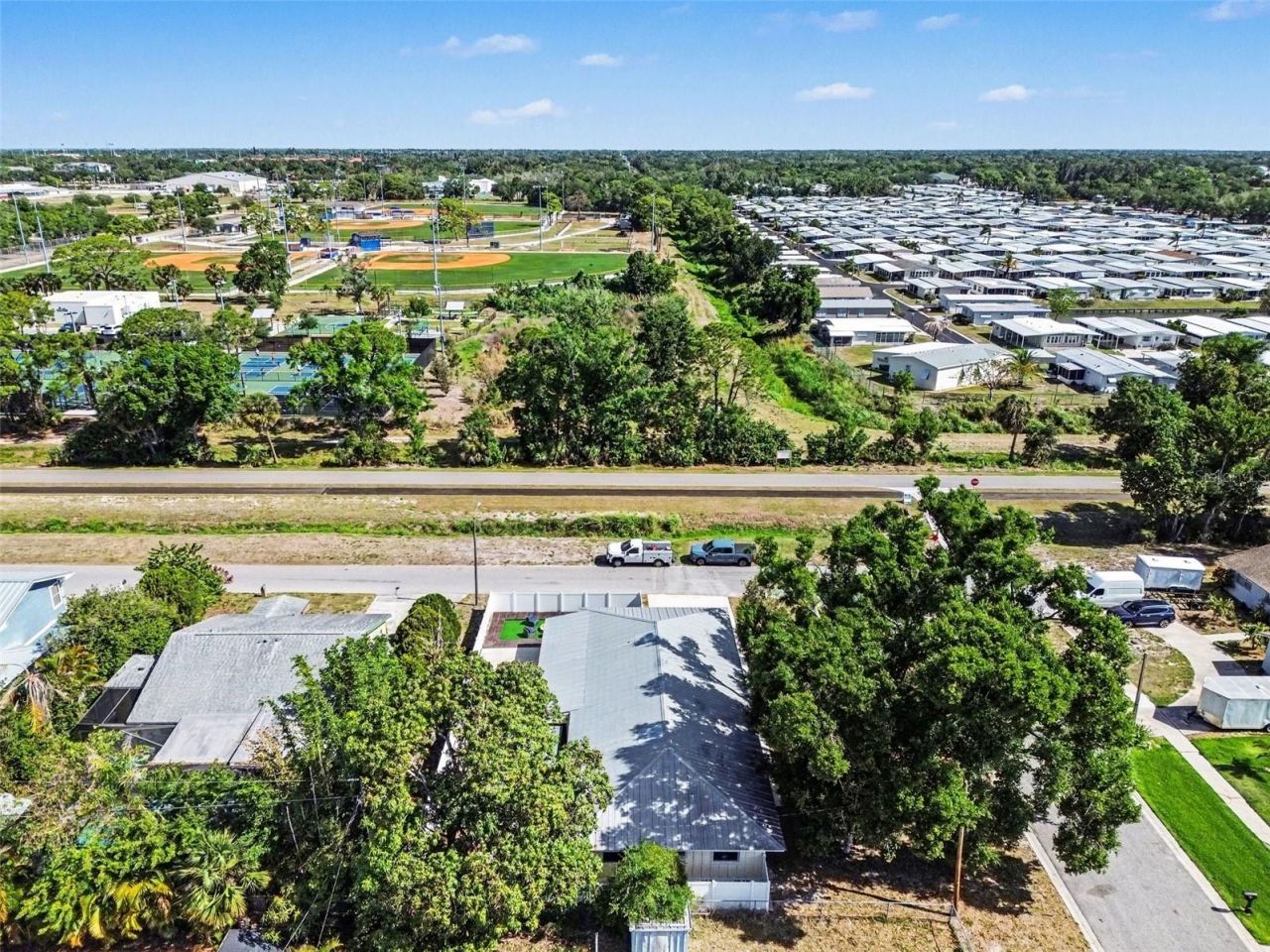704 S Lockwood Ridge Road, Sarasota, FL 34237 Photo