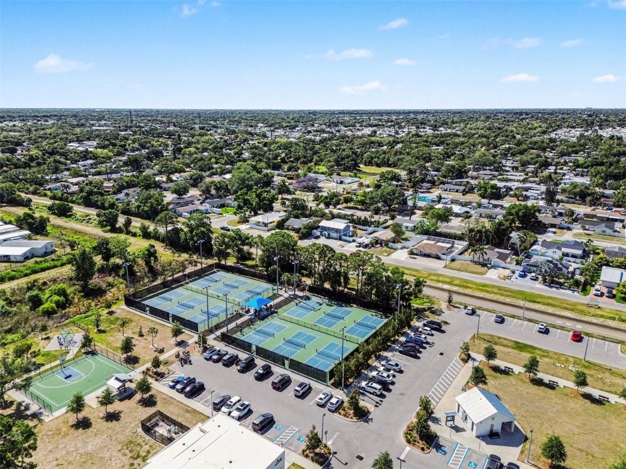 704 S Lockwood Ridge Road, Sarasota, FL 34237 Photo
