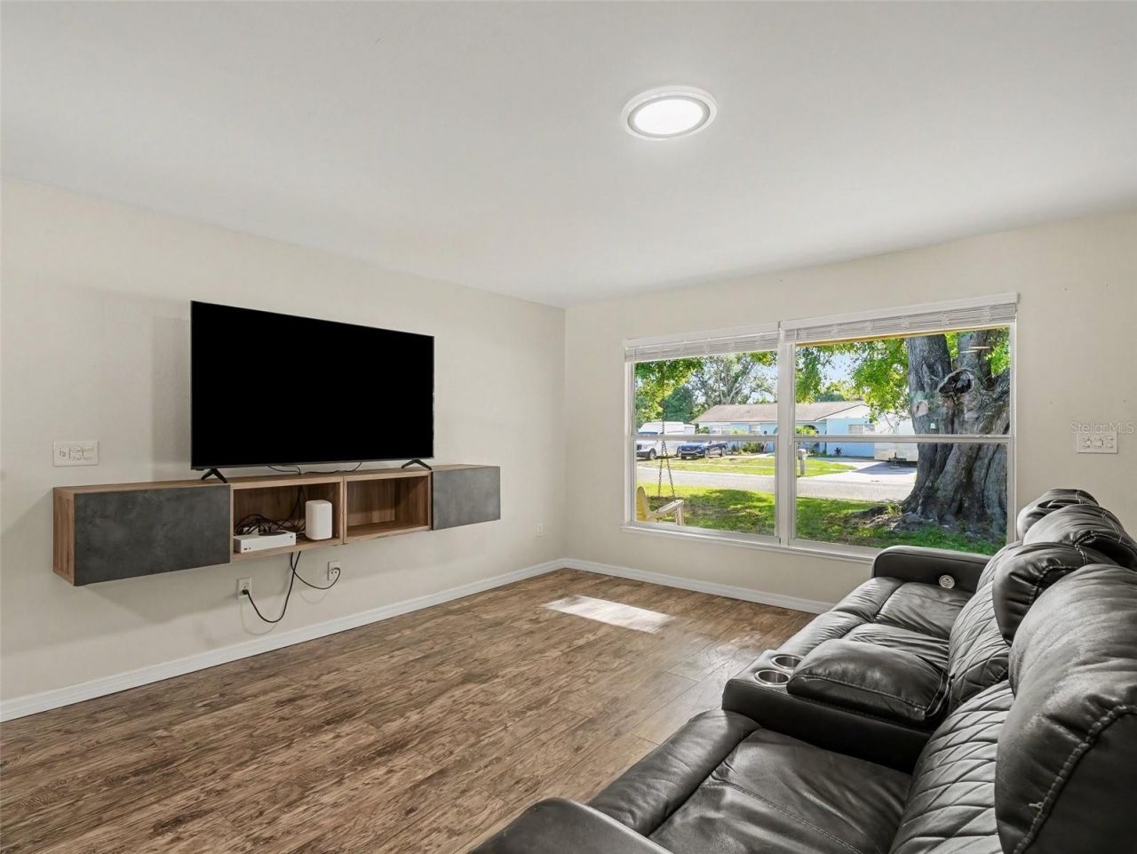 704 S Lockwood Ridge Road, Sarasota, FL 34237 Photo