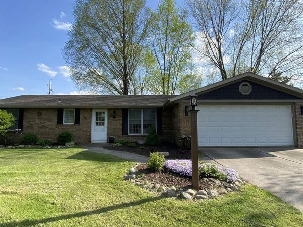 8716 Multirose Lane, Leo, IN 46765