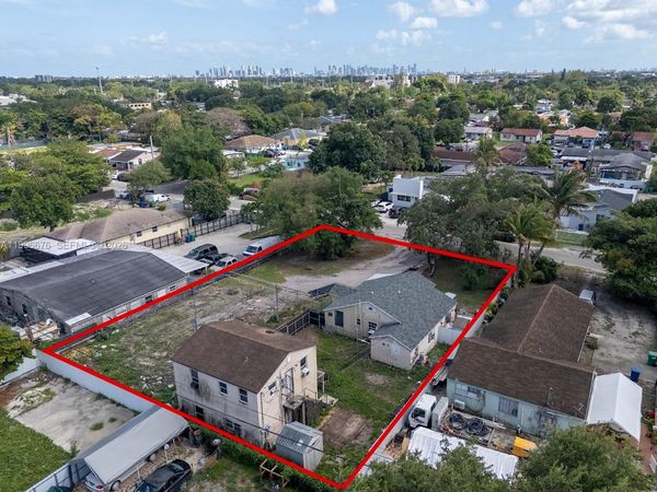 3035 NW 93rd St , Miami, FL 33147