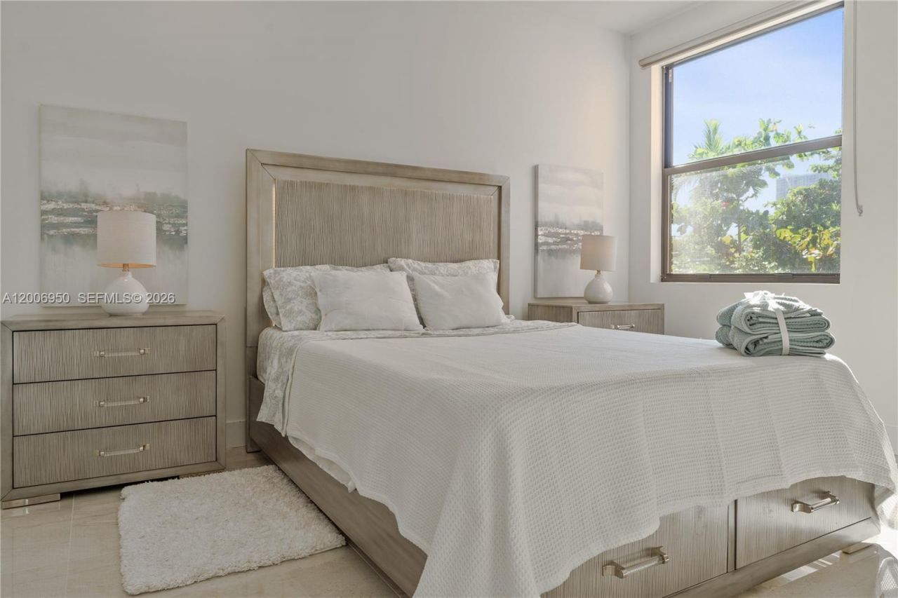 2889 SW 33rd Ave , Unit 2889, Miami, FL 33133 Photo