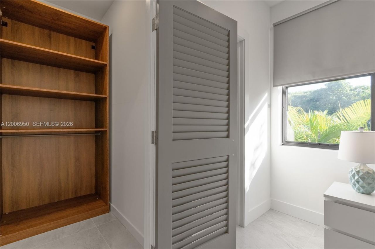 2889 SW 33rd Ave , Unit 2889, Miami, FL 33133 Photo