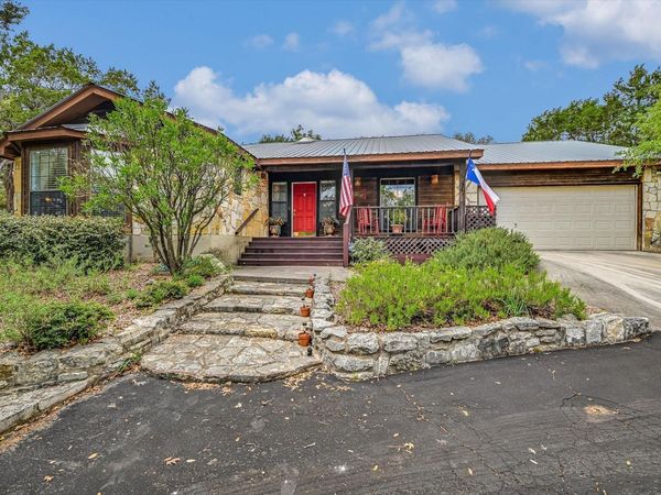 106 Freedom DR , Wimberley, TX 78676