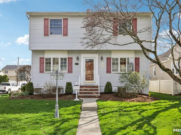 30 Lincoln Place, WALDWICK, NJ 07463