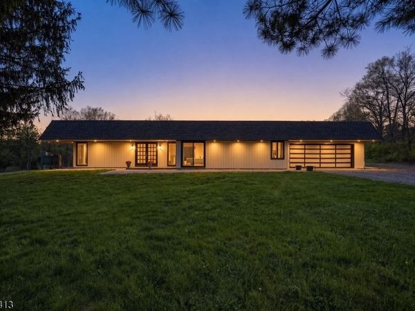 13 Central Ave, Readington, NJ 08889