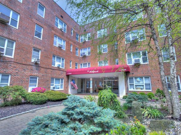 75 S Middle Neck Road , Unit 4-G, Great Neck, NY 11021