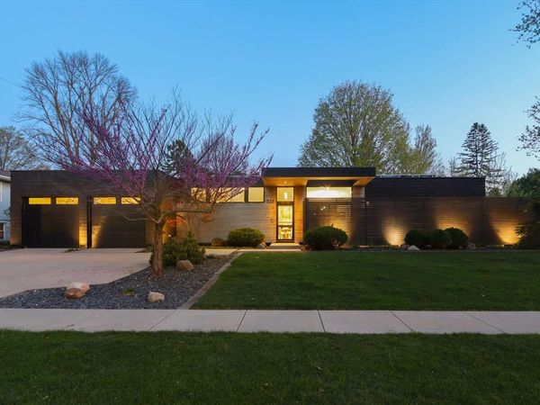 323 Koser Avenue, Iowa City, IA 52246