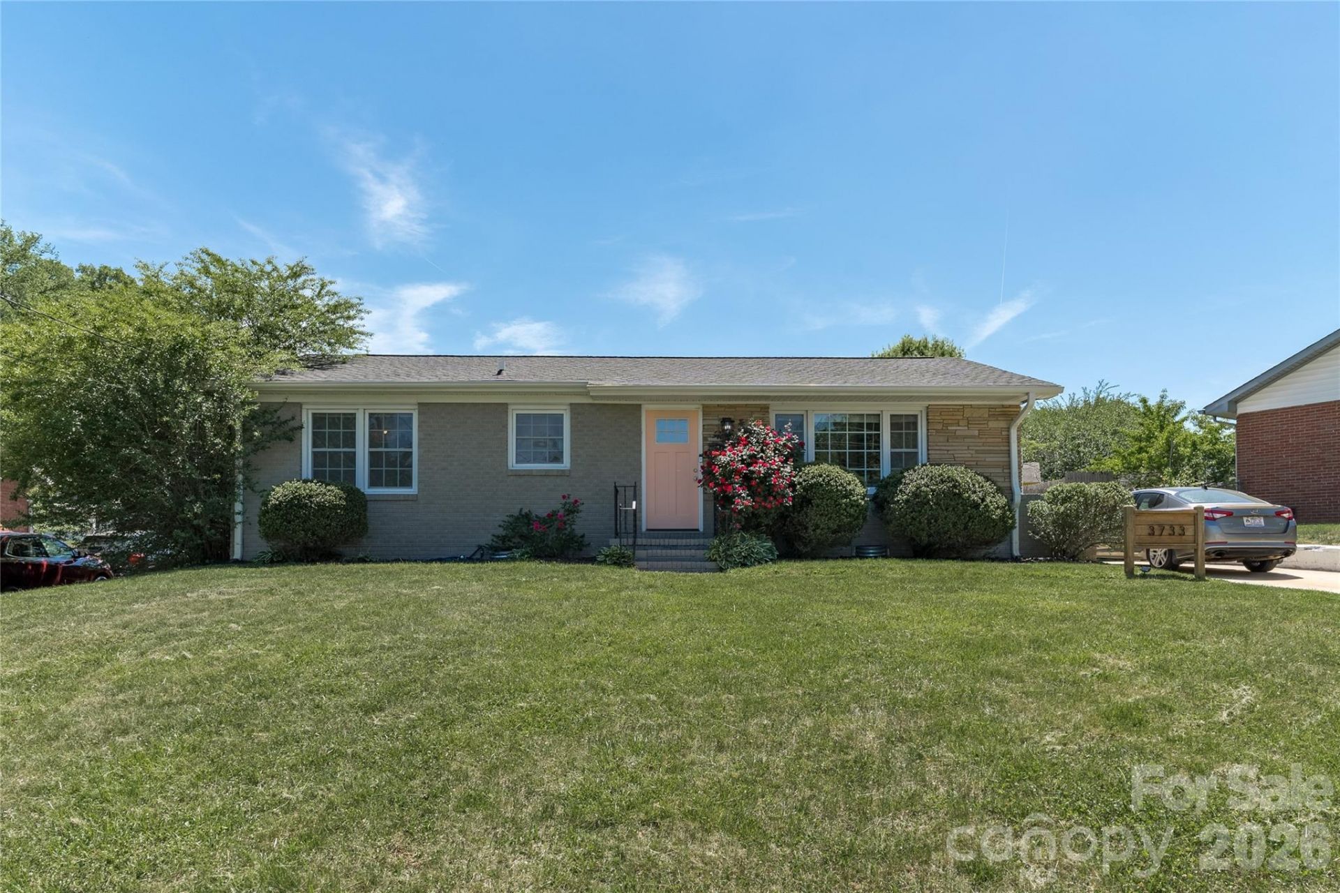 3733 Sargeant Drive, Charlotte, NC 28217 Main Photo