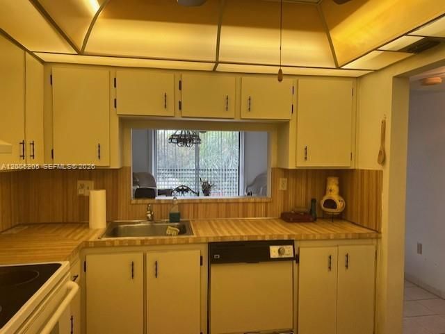 1101 Colony Point Cir , Unit 318, Pembroke Pines, FL 33026 Photo