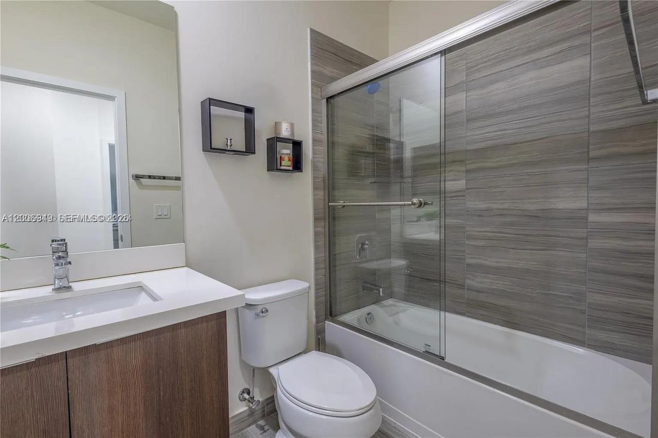 8805 NW 103rd Pl , Unit 1, Doral, FL 33178 Photo