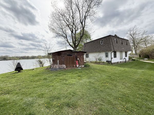 33498 N Lake Shore Drive, Grayslake, IL 60030