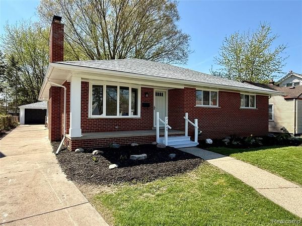 21805 Pleasant Avenue , Eastpointe, MI 48021