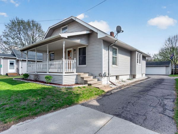 911 E Mcdevitt Avenue, Jackson, MI 49203