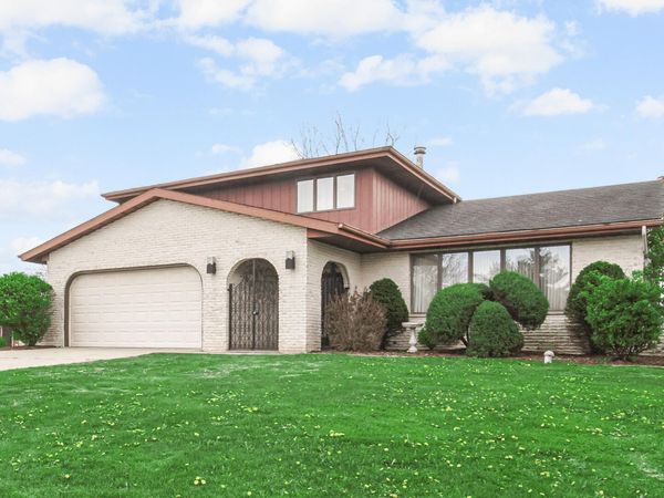 649 W 128th Court, Crown Point, IN 46307