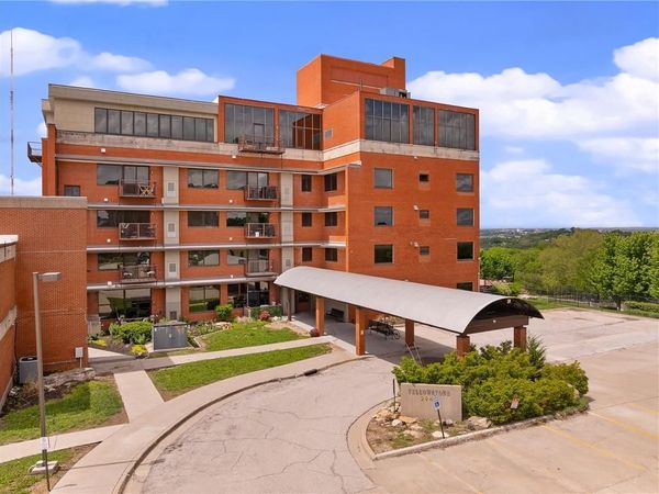 2940 Baltimore Avenue, Unit 1404, Kansas City, MO 64108