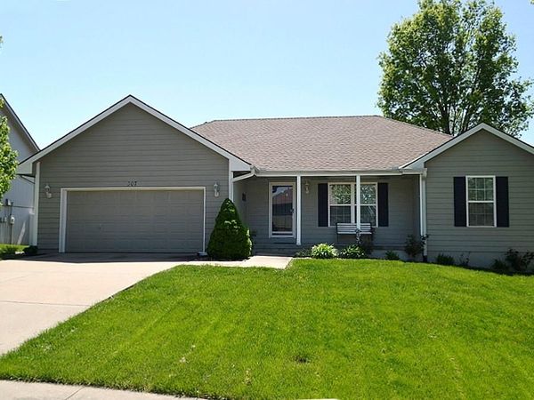 307 E 22nd Street, Kearney, MO 64060