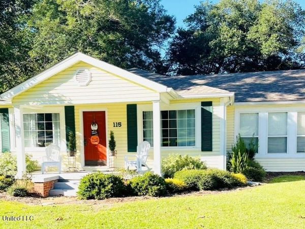 115 NW 4th Street, Magee, MS 39111