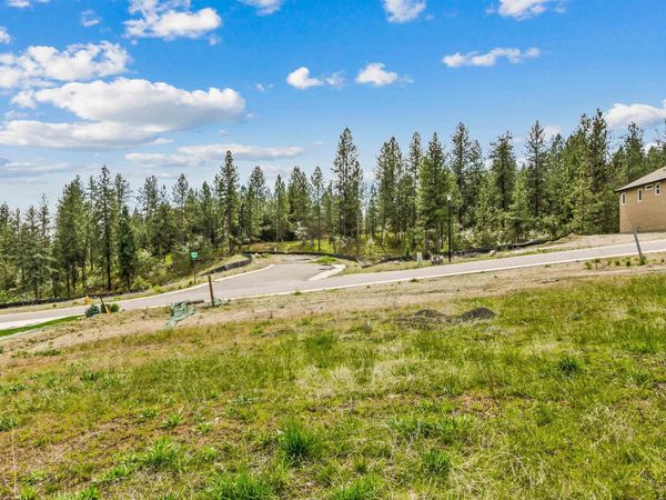 5110 N Scenic Ln, Spokane, WA 99212