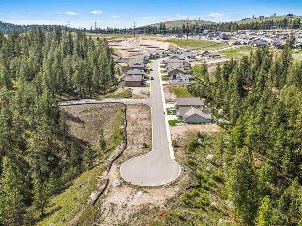 5105 N Scenic Ln, Spokane, WA 99212