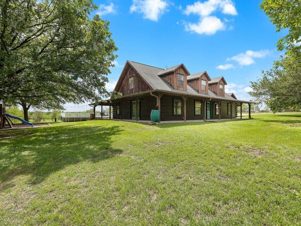 571 Balch RD, Elgin, TX 78621
