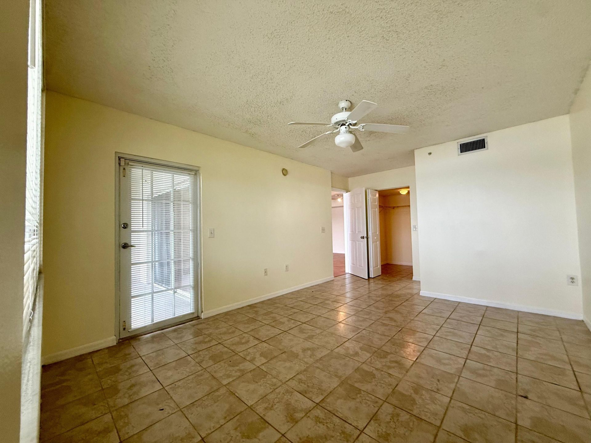 5065 Wiles Road, Unit 204, Coconut Creek, FL 33073 Photo