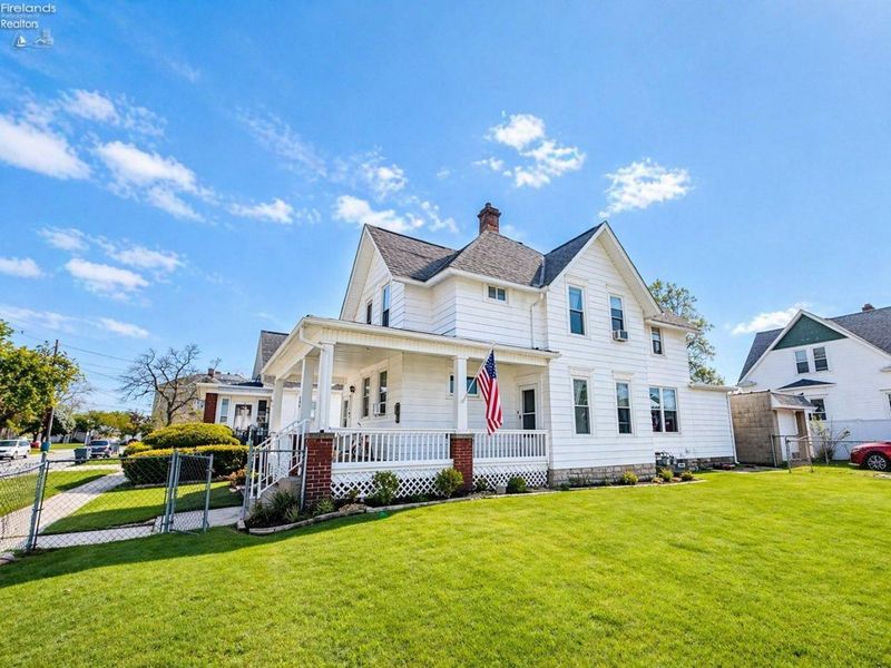 604 Neil Street, Sandusky, OH 44870 Photo 2