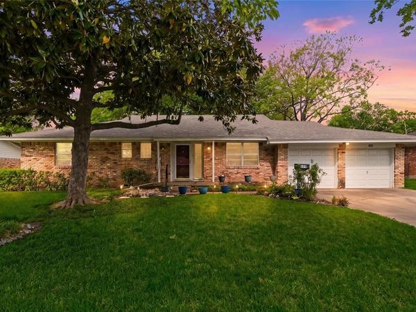 609 Dennis Drive, DeSoto, TX 75115