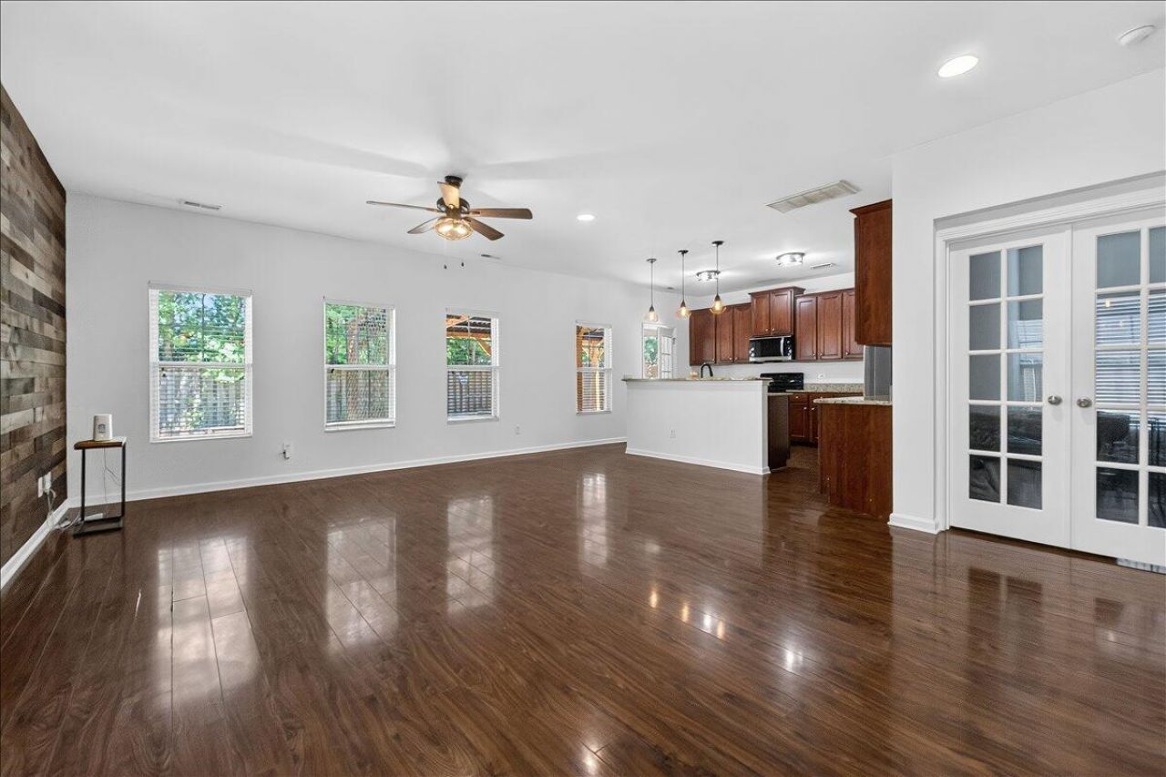3710 Crescent Way Photo 8