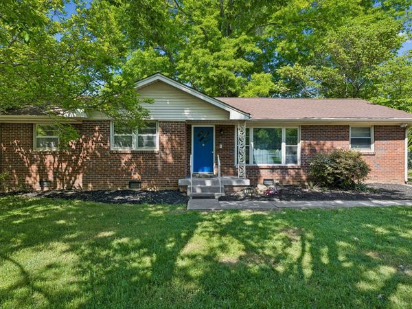 201 Pleasant Hill Dr , Springfield, TN 37172