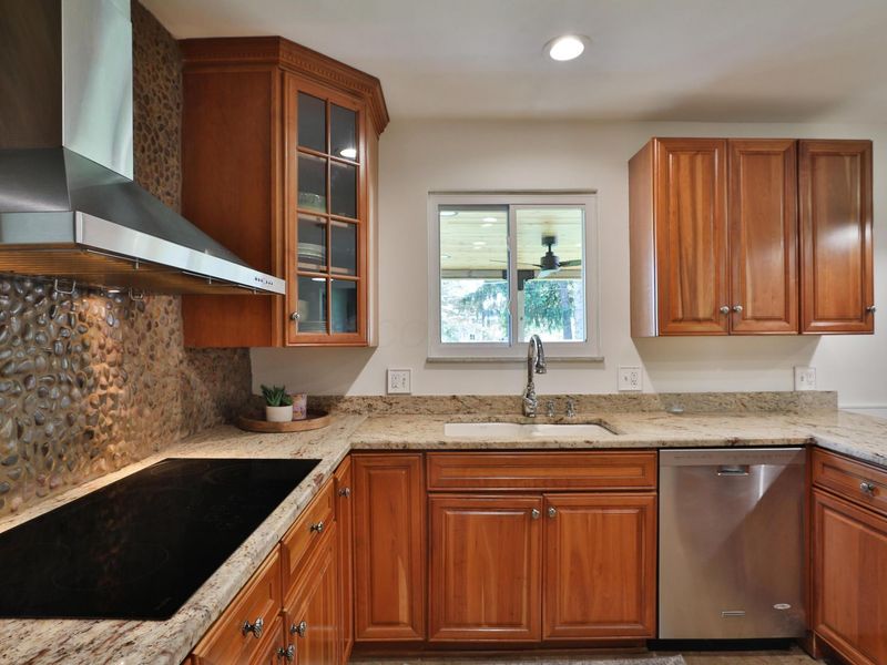 1363 Castleton Road N, Columbus, OH 43220 Photo 23