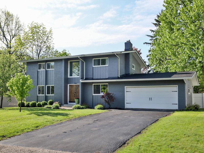 1363 Castleton Road N, Columbus, OH 43220 Photo 3