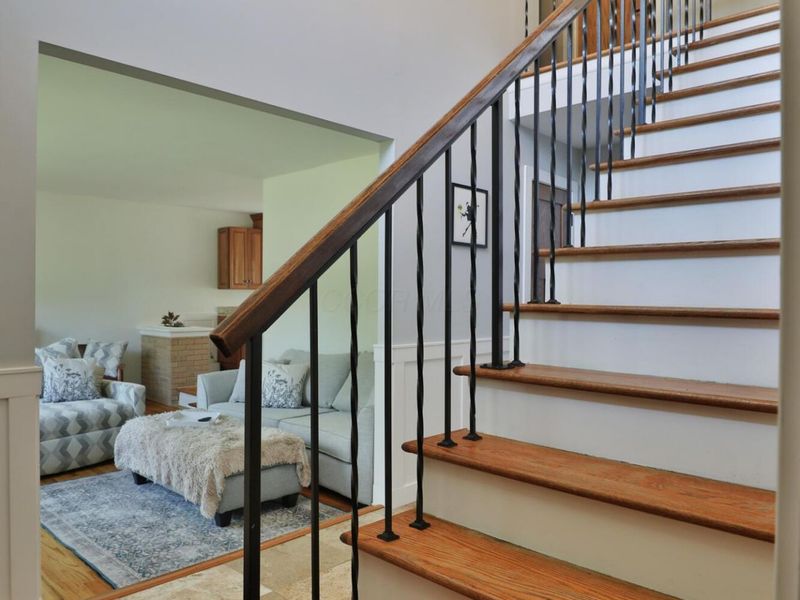 1363 Castleton Road N, Columbus, OH 43220 Photo 30