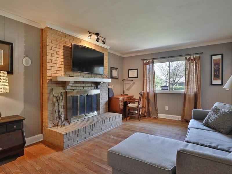 1363 Castleton Road N, Columbus, OH 43220 Photo 9