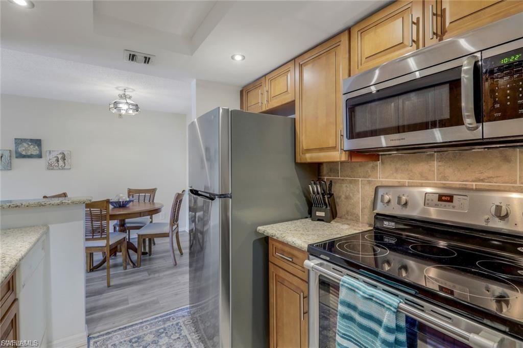 2366 E Mall Dr, Unit 418, Fort Myers, FL 33901 Photo