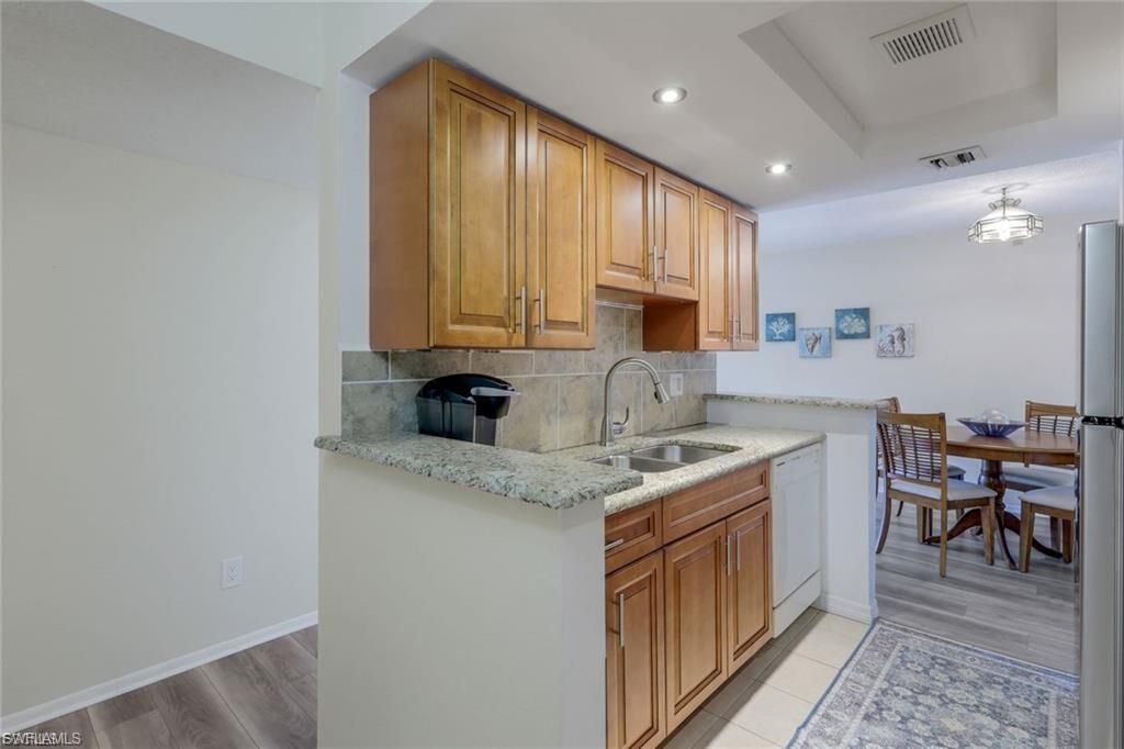 2366 E Mall Dr, Unit 418, Fort Myers, FL 33901 Photo