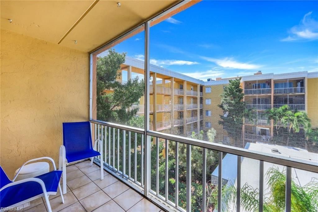 2366 E Mall Dr, Unit 418, Fort Myers, FL 33901 Photo