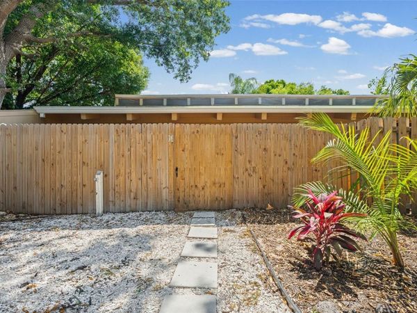 500 N JEFFERSON AVENUE, Unit H1, SARASOTA, FL 34237