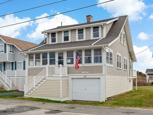 142 Silver Beach Ave, Falmouth, MA 02556