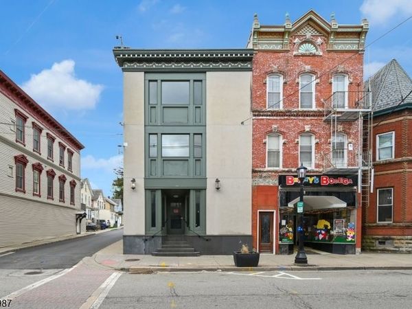 170 Spring St, Newton, NJ 07860