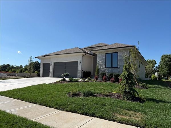 3040 W 133rd Terrace, Leawood, KS 66209