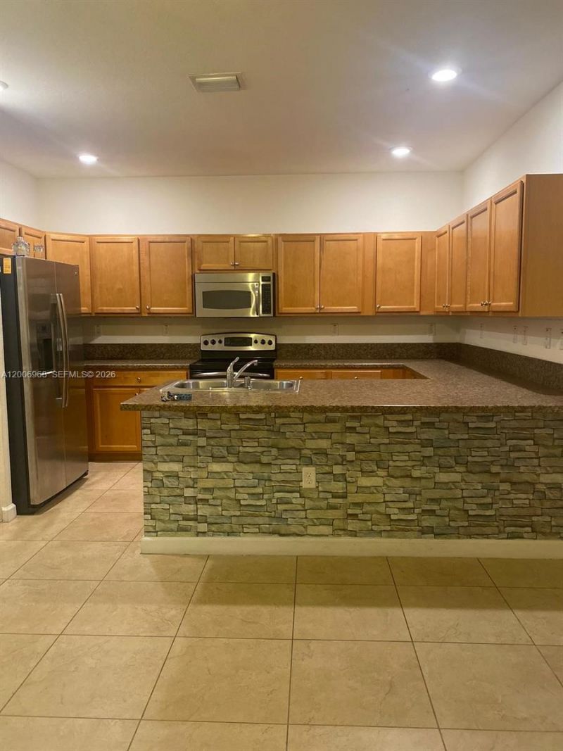 9228 W 33rd Way , Unit 9828, Hialeah, FL 33018 Photo