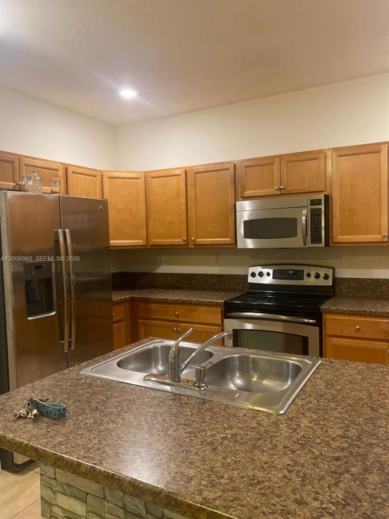 9228 W 33rd Way , Unit 9828, Hialeah, FL 33018 Photo